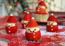 Trang trí dâu tây hình Ông già Noel đón Giáng sinh