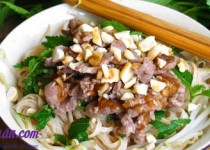 Phở trộn sốt me cho tín đồ chua ngọt
