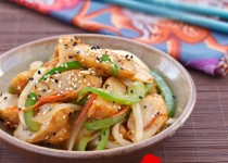 Ớt chuông xào chả cá