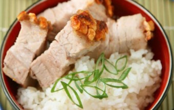 Nấu ăn món ngon mỗi ngày với Bột ngũ vị hương, Thịt quay giòn bì
