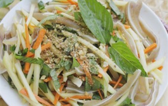 Nấu ăn món ngon mỗi ngày với Rau răm, Nộm xoài tai heo