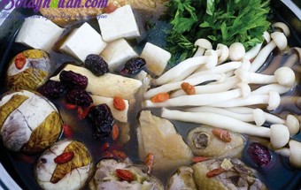Nấu ăn món ngon mỗi ngày với Váng đậu, Lẩu gà dừa xiêm cho mùa đông lạnh