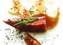 Cách làm ức vịt áp chảo kèm xốt nâu cực kì hấp dẫn