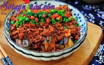 Nấu ăn món ngon mỗi ngày với Cà tím, Cách nấu cà tím xốt thịt băm đậm đà cho ngày mưa