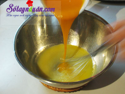 Công thức bánh bông lan cuộn trứng muối xốp mềm khó cưỡng 4