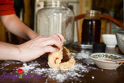 Hướng dẫn làm bánh scones hương quế giòn tan thơm ngon 8