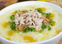 Hướng dẫn nấu cháo sườn heo cà rốt cho bé ăn dặm