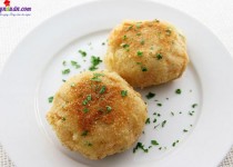 Hướng dẫn làm bánh cá hồi với khoai tây nghiền ngon miễn chê