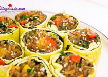 Kimbap nhân miến và trứng lạ mà ngon tuyệt