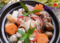 Hấp dẫn hơn với lẩu vịt om sấu ngày mưa