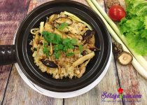 Lạ miệng với cơm gà tay cầm dẻo thơm