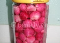 “Bí quyết” muối dưa hành ngọt mà không hăng