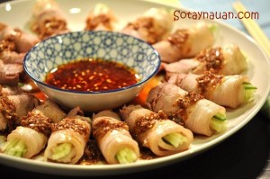 Món luộc, cach lam thit lon cuon dua chuot ngon, nau an ngon, huong dan lam mon ngon, so tay nau an