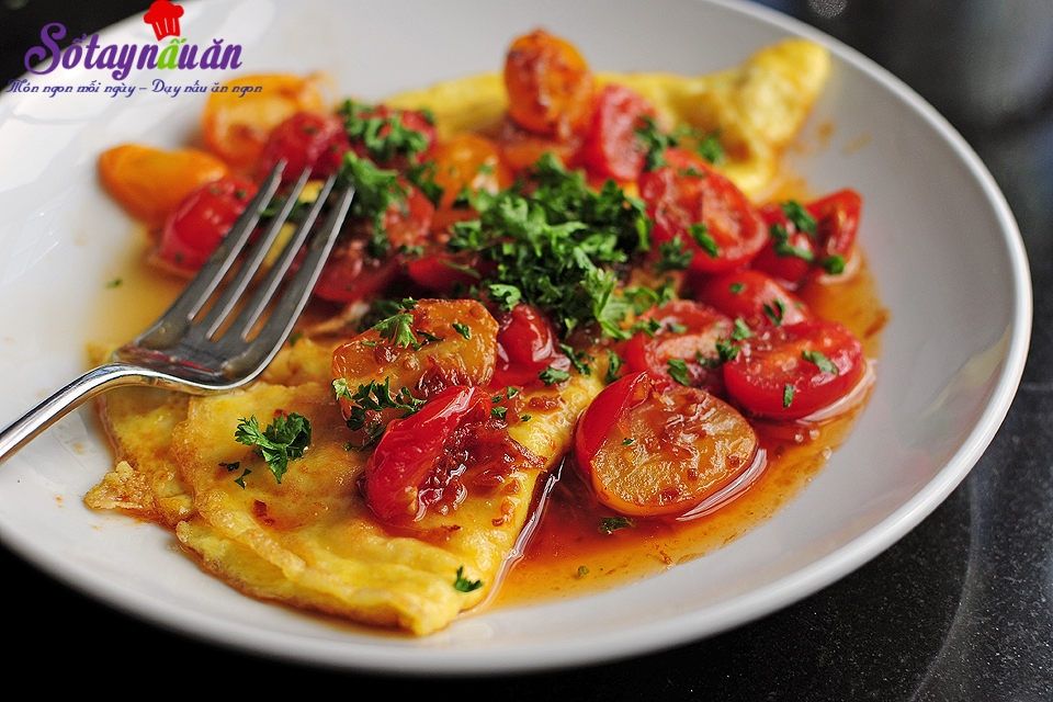 Nấu ăn món ngon mỗi ngày với Cà chua bi, Cách làm món trứng ốp la 9