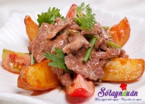 Thịt bò xào khoai tây mềm thơm cho bữa tối