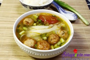 Món ăn Việt Nam, Cá viên nấu măng và cà chua 1