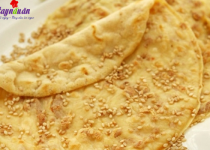 Làm bánh bột mì vừng