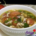 Đưa cơm với thịt vịt xào măng trúc, Canh thịt nạc nấu với nấm và cà chua