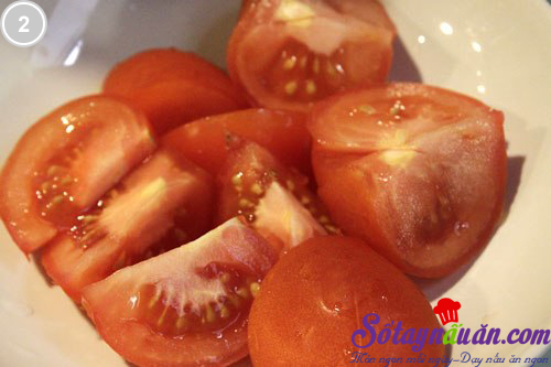 Canh thịt nạc nấu với nấm và cà chua 2