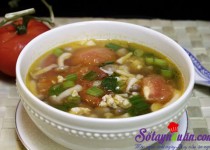 Canh thịt nạc nấu với nấm và cà chua