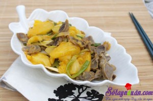 Món xào, Chua chua mề gà xào dứa
