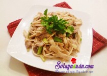 Măng tươi xào thịt lợn