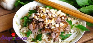 Món ngon cuối tuần, phở trộn sốt me cho tín đồ chua ngọt
