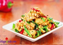 Thơm ngon món mực xào hẹ
