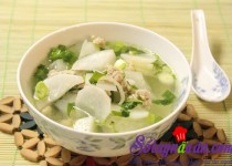 Canh thịt nạc nấu cùng củ cải trắng