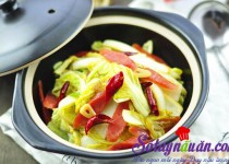 Cải thảo xào xúc xích