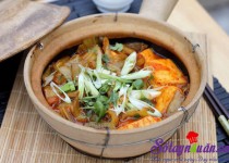 Đậu phụ om dưa cải chua