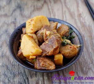 Món ăn Việt Nam, Khoai sọ kho thịt