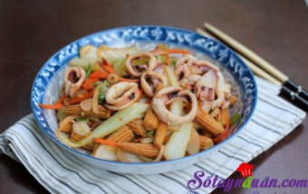 Nấu ăn món ngon mỗi ngày với Tương ớt (hoặc sa tế), Mực xào cải thảo