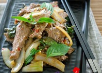 Thịt bò xào húng quế