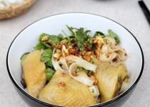 Phở gà trộn xì dầu