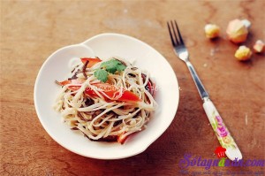 Khai vị tráng miệng, Salad nấm kim châm
