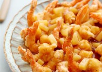 Tôm chiên sốt dứa