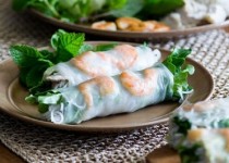 Gỏi cuốn tôm thịt hấp dẫn