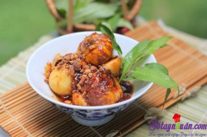 Món ngon cuối tuần, Trứng gà lộn xốt me