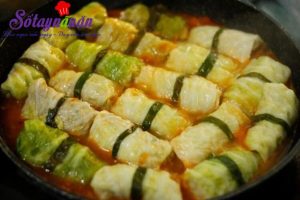 Món ngon cuối tuần, Cách làm canh bắp cải cuốn tôm thịt sốt cà chua