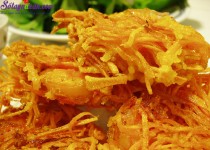 Bánh tôm chiên khoai lang vàng giòn