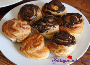 Bánh ngọt, bước 4 làm bánh su kem vani phủ socola