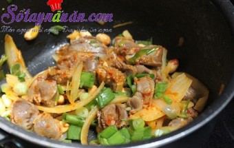 Nấu ăn món ngon mỗi ngày với Dầu điều và tỏi.,