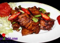 Thịt ba chỉ rang nước dứa đưa cơm ngày đầu đông