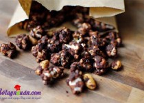 Trổ tài làm bắp rang bơ chocolate