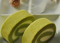 Thơm mát xốp mịn món bánh bông lan cuộn vị trà xanh