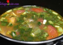 Canh thịt bò nấu cà chua giàu dinh dưỡng