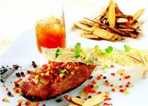 Ức vịt nướng, xốt chanh muối lạ miệng