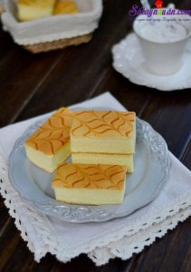 Món ngon cuối tuần, Hướng dẫn 2 cách làm bánh bông lan đơn giản, nhanh tại nhà