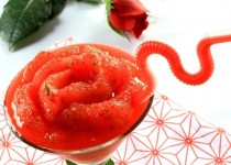 Cách làm sinh tố hoa hồng đá-biểu tượng của tình yêu